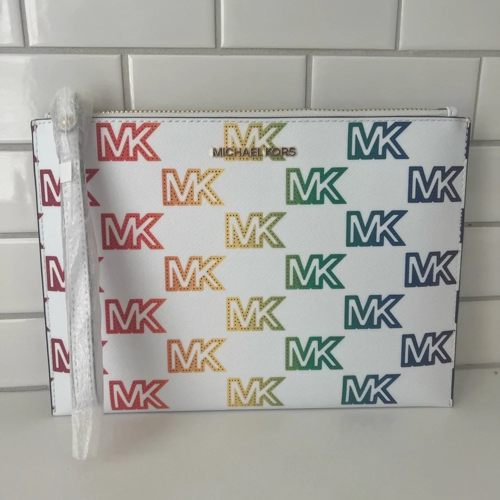 MICHAEL KORS Wristlet - Picture 7 of 13